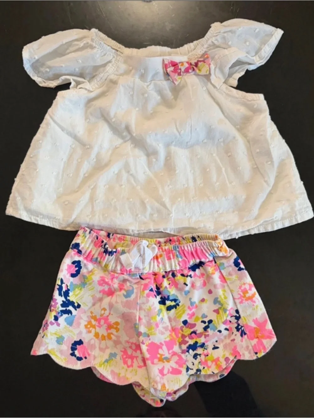 Crown & Ivy Kids 2-Piece Set Size 3 M Seersucker Top Shorts Tie Scallop